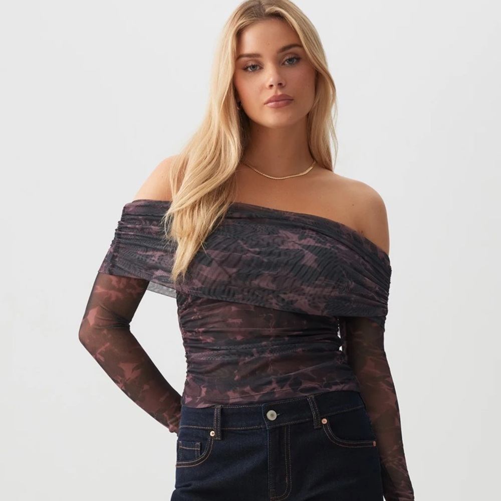 Ardene Off-Shoulder Black and Purple Blouse